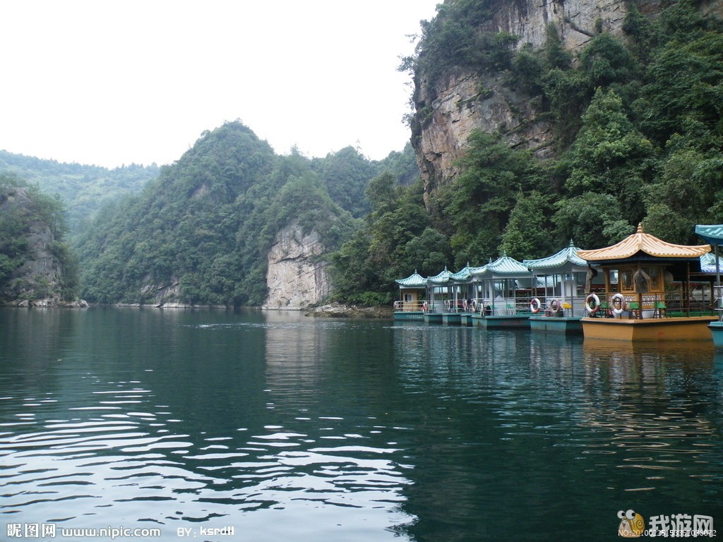 宝峰湖.jpg